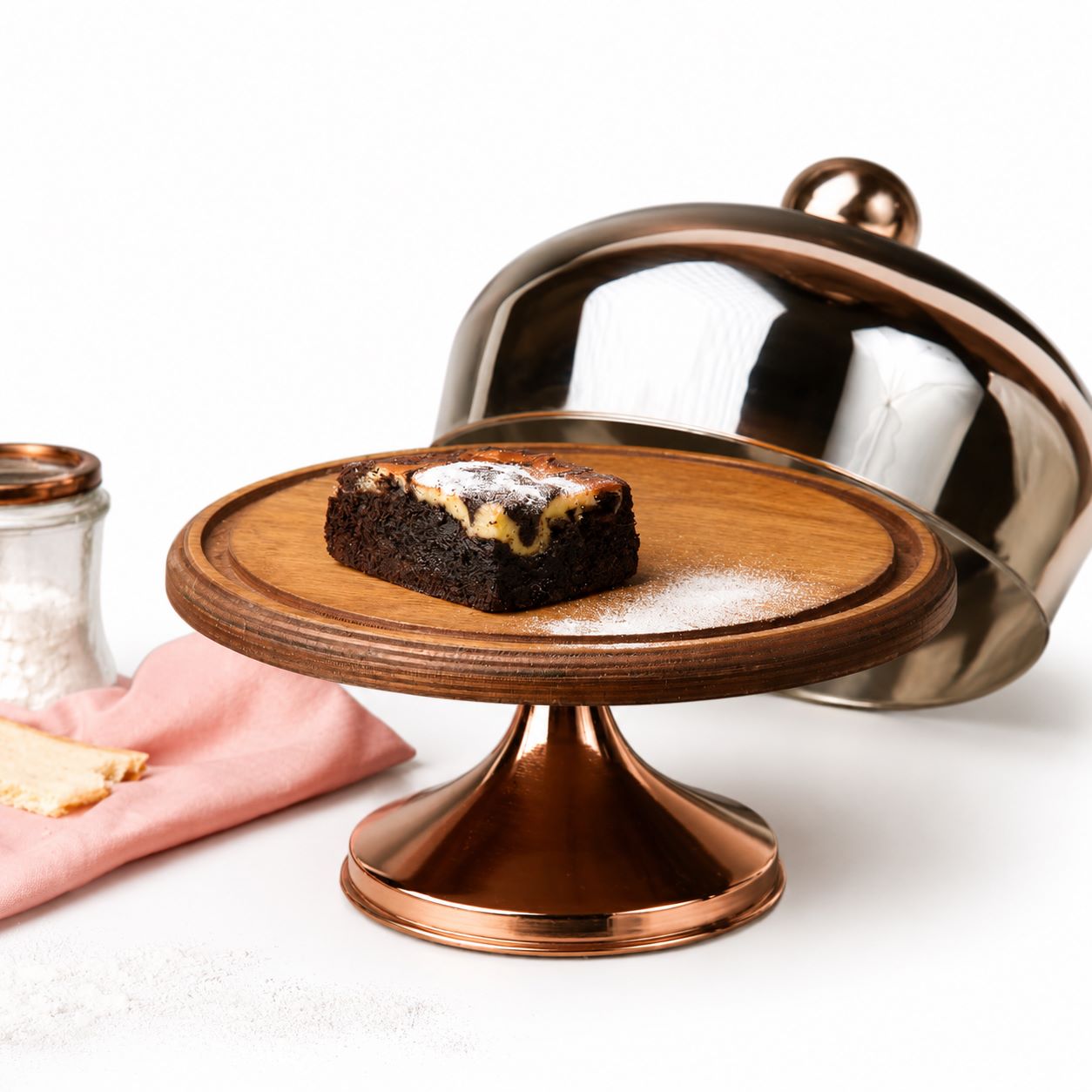 کيک خوری گردويی پايه دار